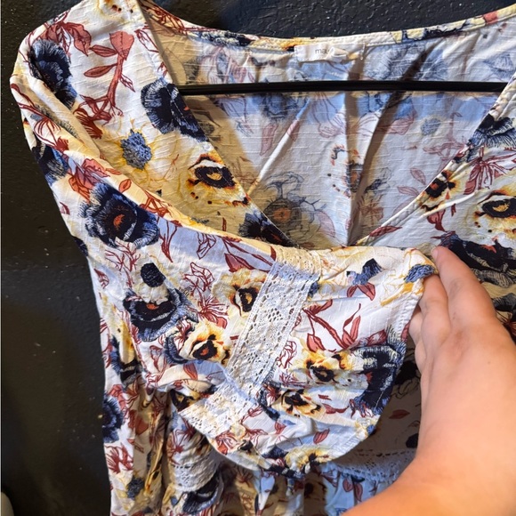 Maurices Cream Floral Flutter Sleeve Blouse with Tie Front - Picture 2 of 4